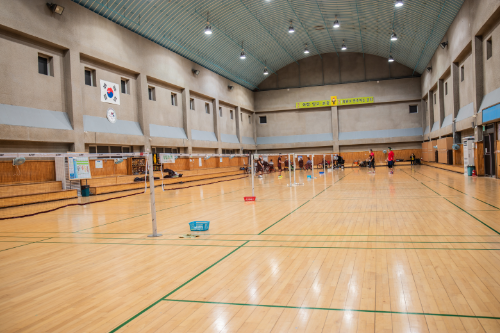추동배드민턴장 실내 전경 사진