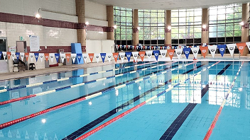 스포츠센터 수영장 사진